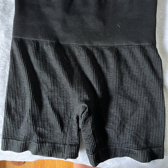 Colsie Ribbed Shorts - Picture 2 of 3